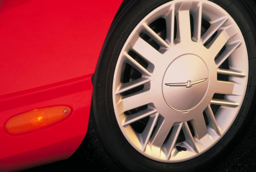  Ford Thunderbird 2002 года  (фото 109 из 161)